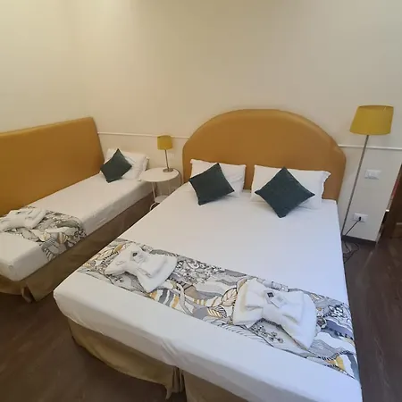 Caesar Place Πανσιόν