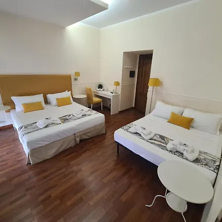 Πανσιόν Caesar Place 4*