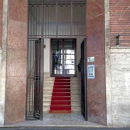 Caesar Place Rom