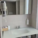 Πανσιόν Caesar Place 4*